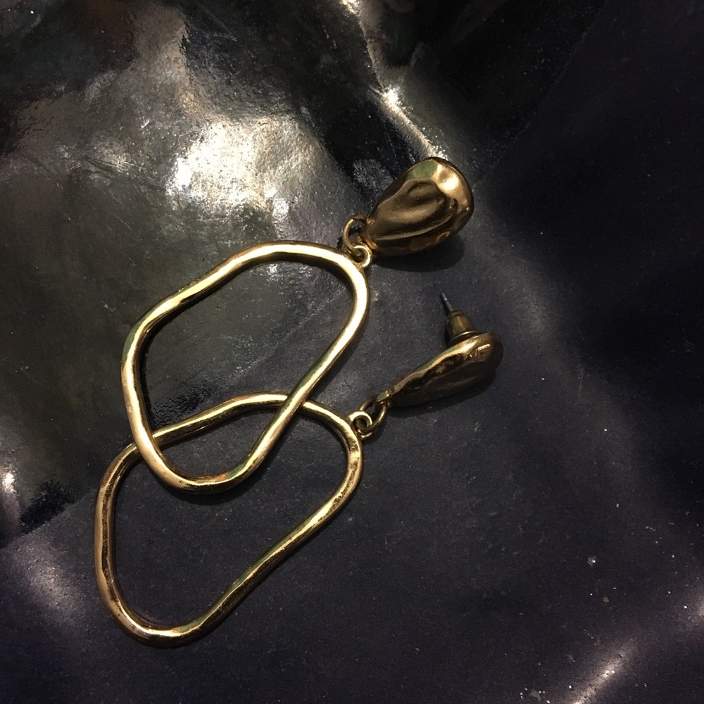 Minimal gold earrings